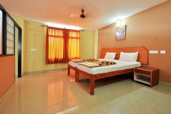 Sreeya Comforts Hotel Mysore Buitenkant foto
